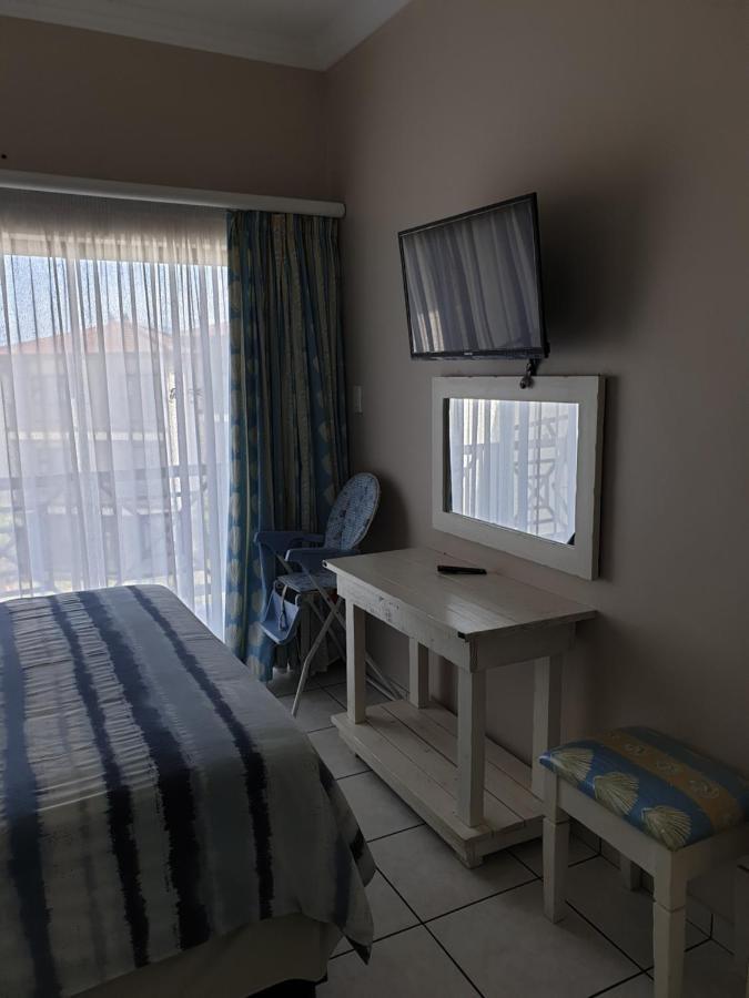 Topanga Holiday Home Pantai Uvongo Bagian luar foto