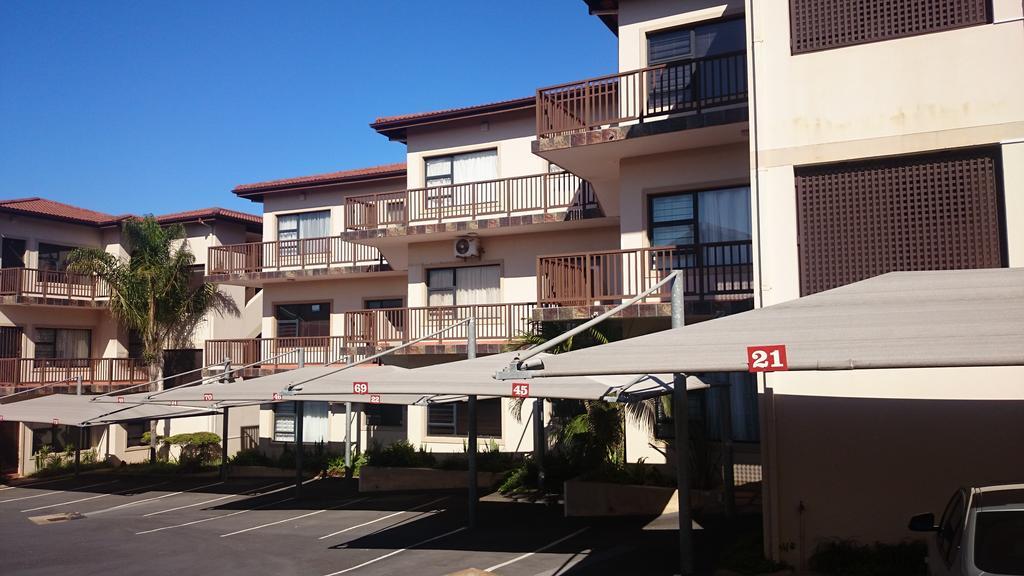 Topanga Holiday Home Pantai Uvongo Bagian luar foto